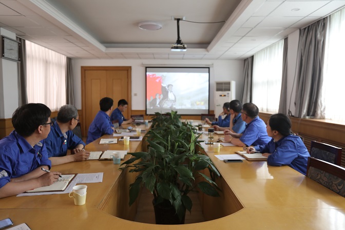 安彩朗朗讀書處,夏木蔭蔭正可人——安彩高科舉辦首期黨史學習教育專題讀書班