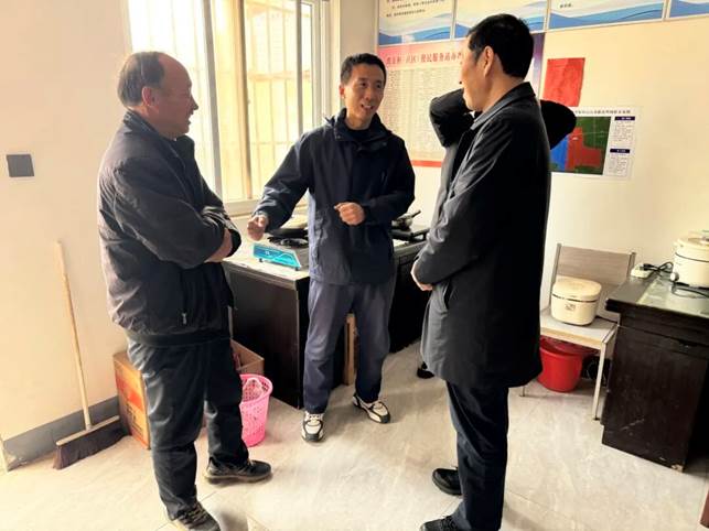 安彩高科到滑縣焦虎鎮(zhèn)何莊村開展駐村幫扶慰問活動